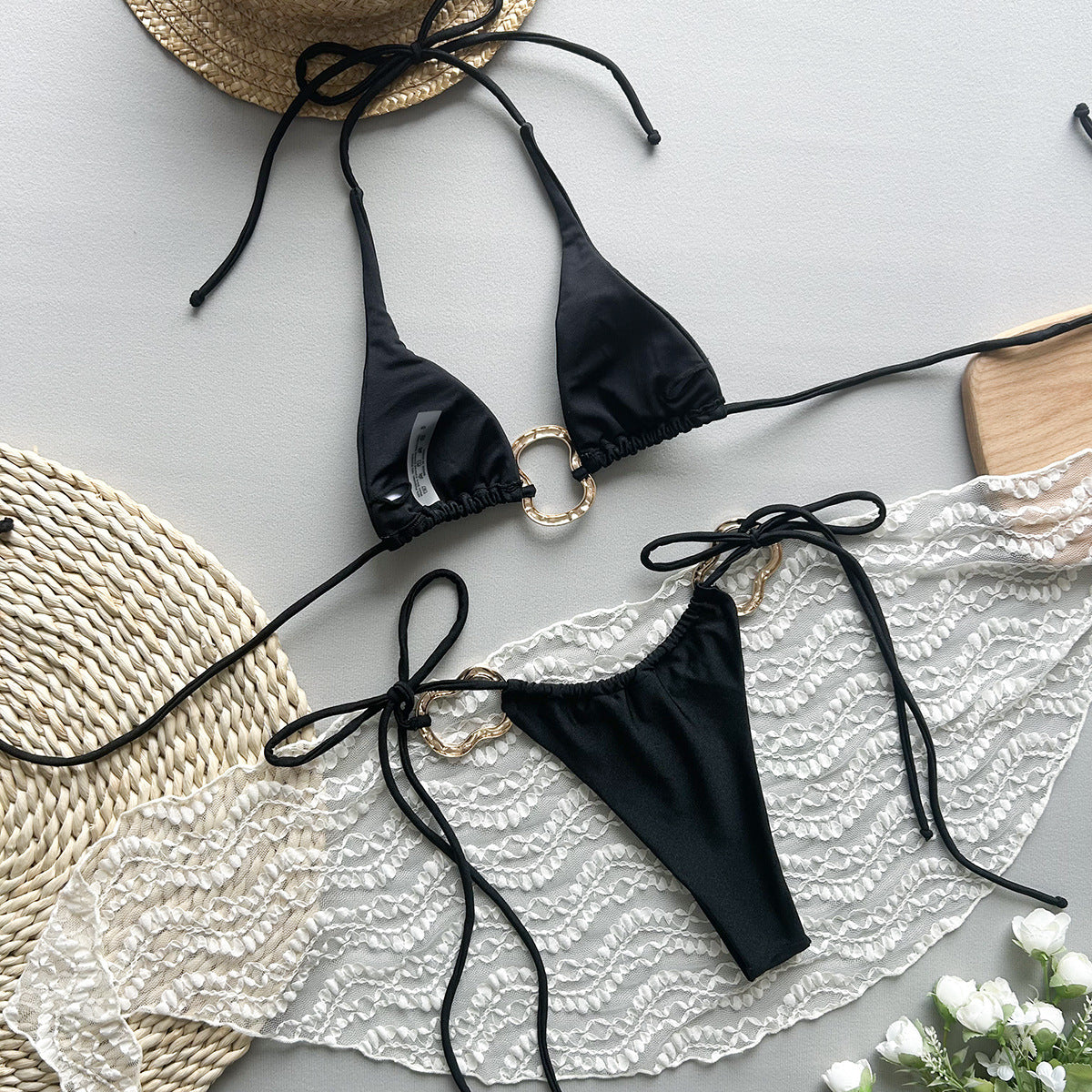 Maillot de bain bikini couleur unie à lacets