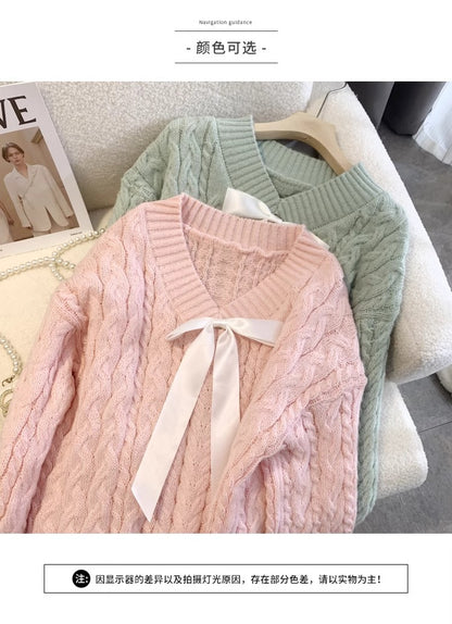 Gentle milk sweet pink loose v-neck lazy wind twist pullover women autumn and winter thickened sweater outer wear