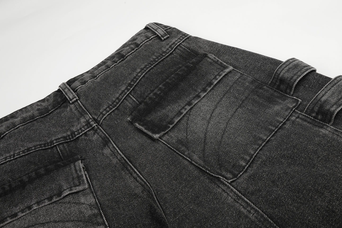 Women's Multi-Pocket Buckle Strap Distressed Denim Shorts High Waist Wide Leg Raw Hem Casual Streetwear Jean Shorts