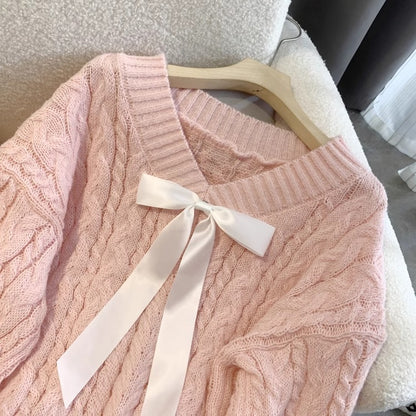 Gentle milk sweet pink loose v-neck lazy wind twist pullover women autumn and winter thickened sweater outer wear