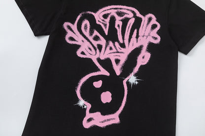 Black Pink Graffiti Skull Graphic T-Shirt, Crew Neck Short Sleeve Streetwear Tee