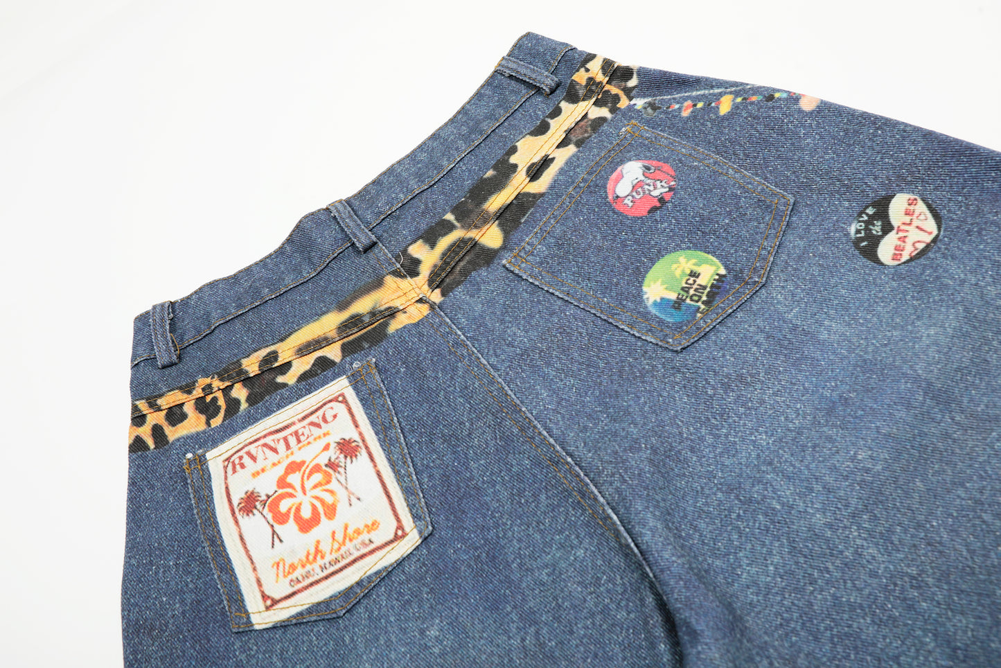 Women's RVNTENG Leopard Belt Multi-Badge Key Charm Wide Leg Denim Shorts High Waist Y2K Streetwear Jean Shorts