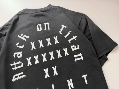 SAINT Mxxxxxx × Attack on Titan AOT_SS TEE / ATTACK ON TITAN / BLK