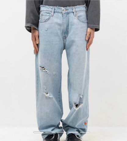Distressed Logo-Patch Jeans