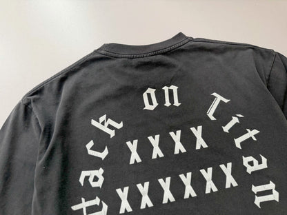 SAINT Mxxxxxx × Attack on Titan AOT_SS TEE / ATTACK ON TITAN / BLK