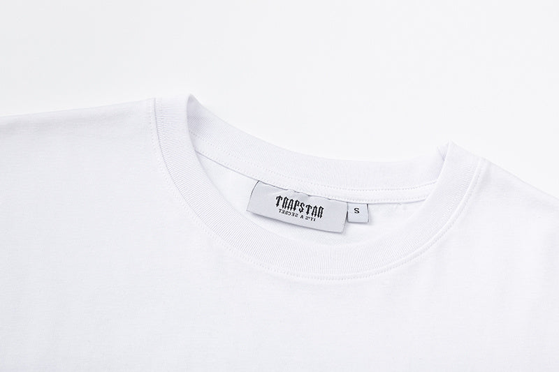 Trapstar graphic short sleeve crew neck T-shirt with chest logo and illustrated truck back print - view 11