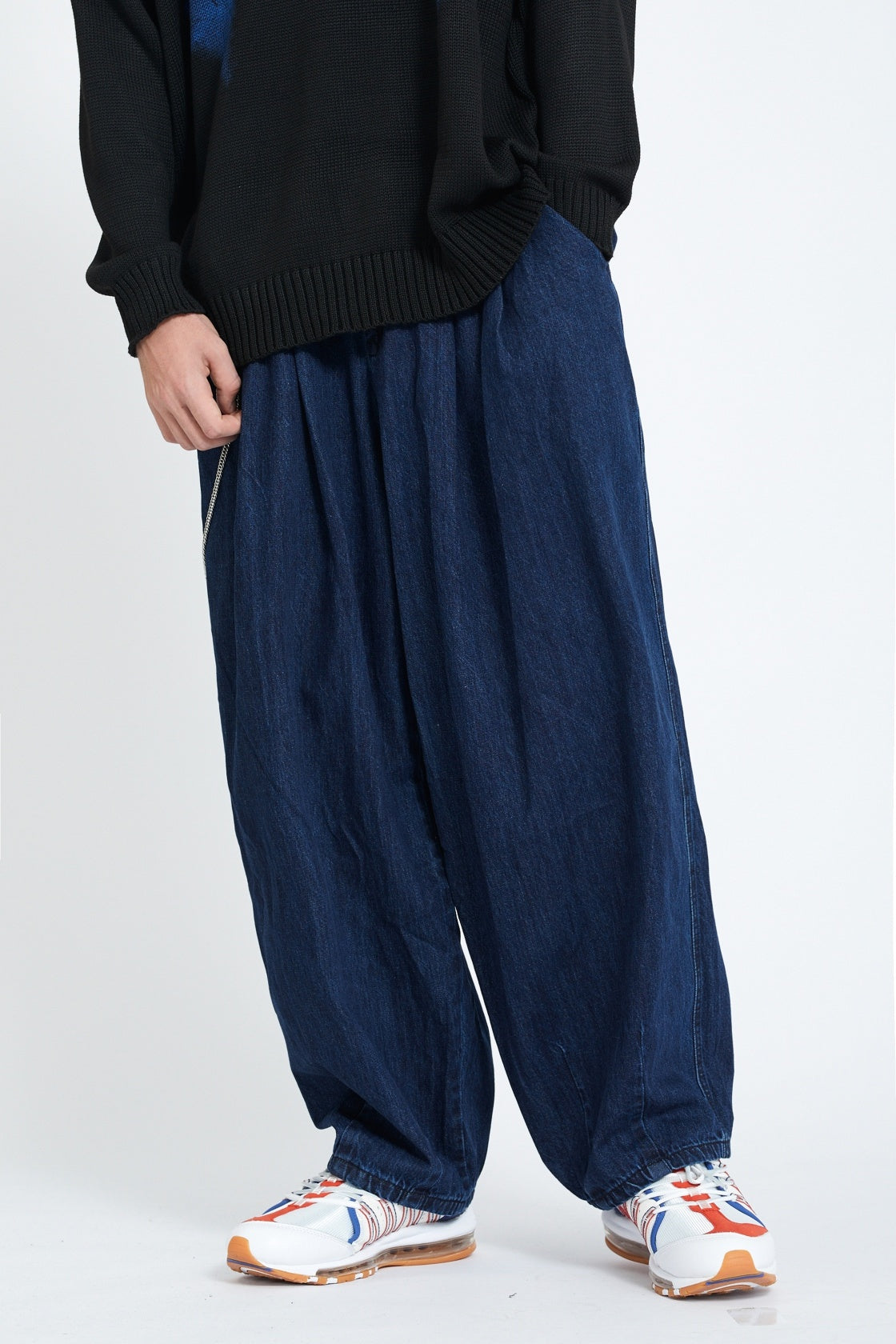 Pleated Wide Leg Denim Jogger Pants Elastic Waist Chain Detail Balloon Fit Streetwear Y2K Jeans