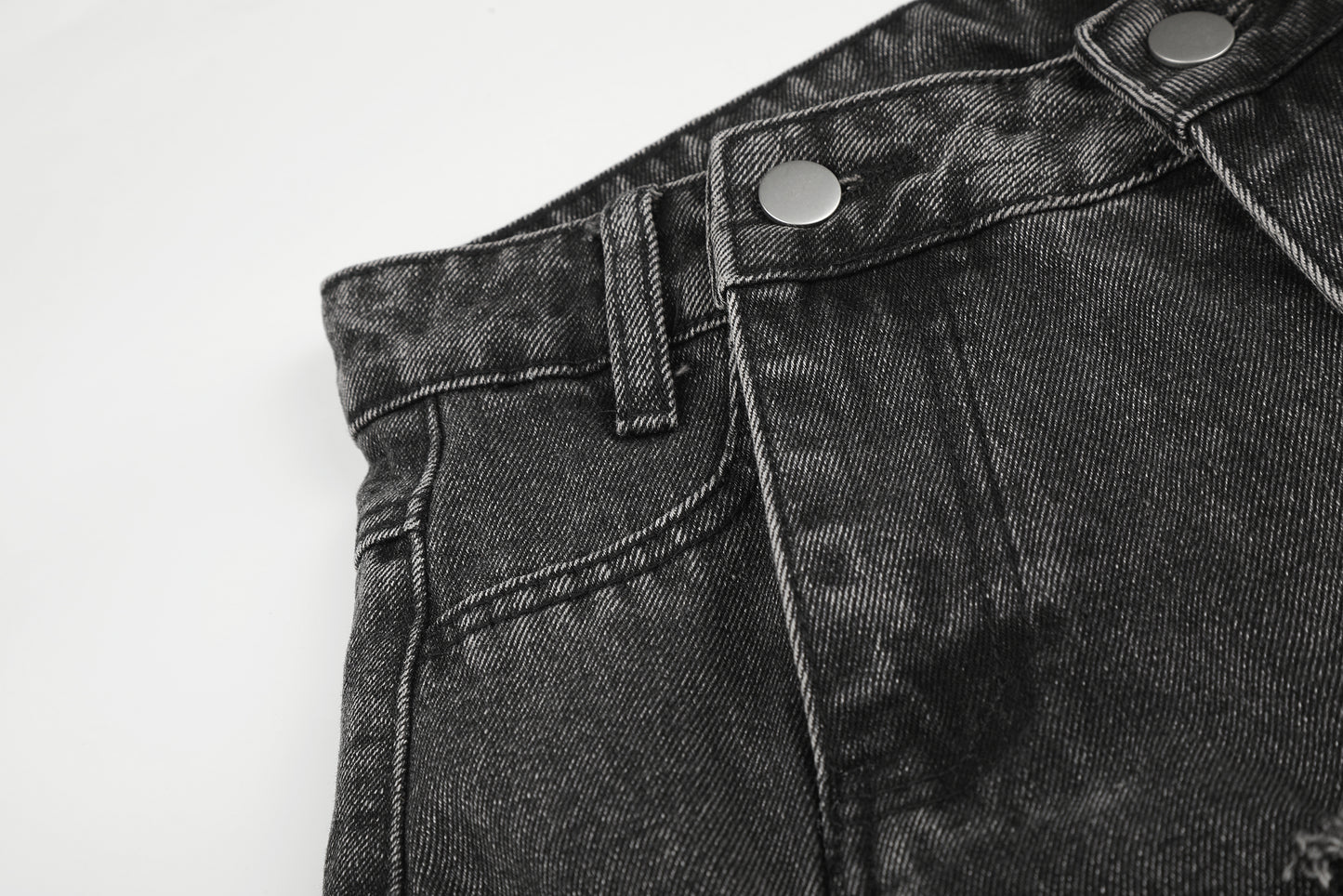 Women's Multi-Pocket Buckle Strap Distressed Denim Shorts High Waist Wide Leg Raw Hem Casual Streetwear Jean Shorts