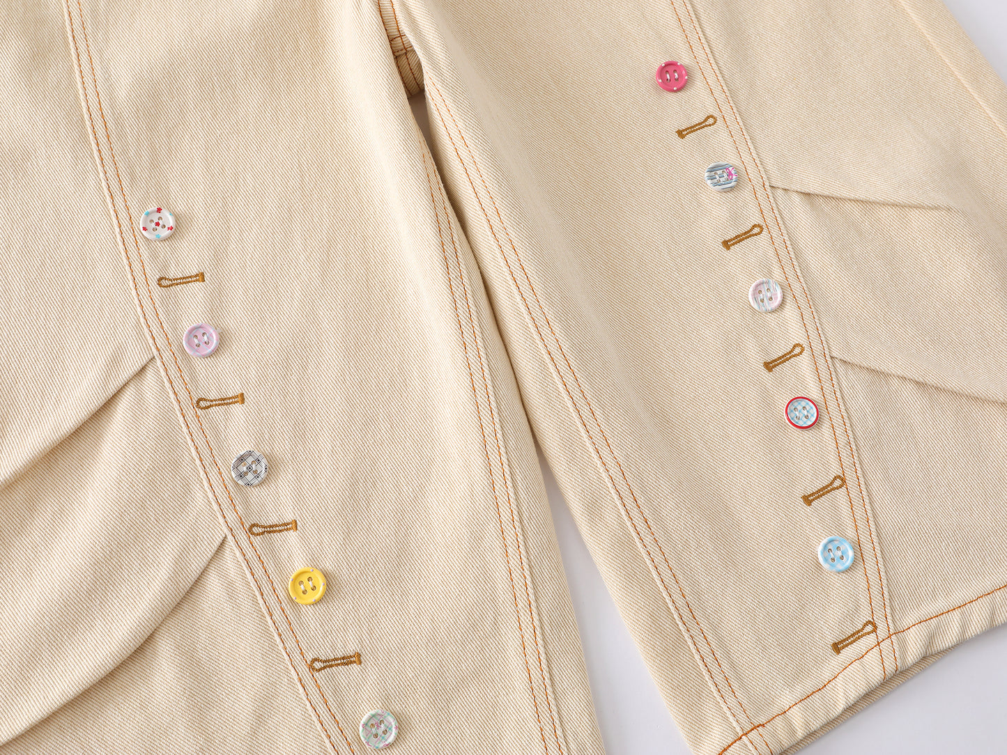 Colorful Button Embellished Wide Leg Denim Shorts Arc Seam Detail High Waist Casual Streetwear Baggy Jean Shorts | Button Row