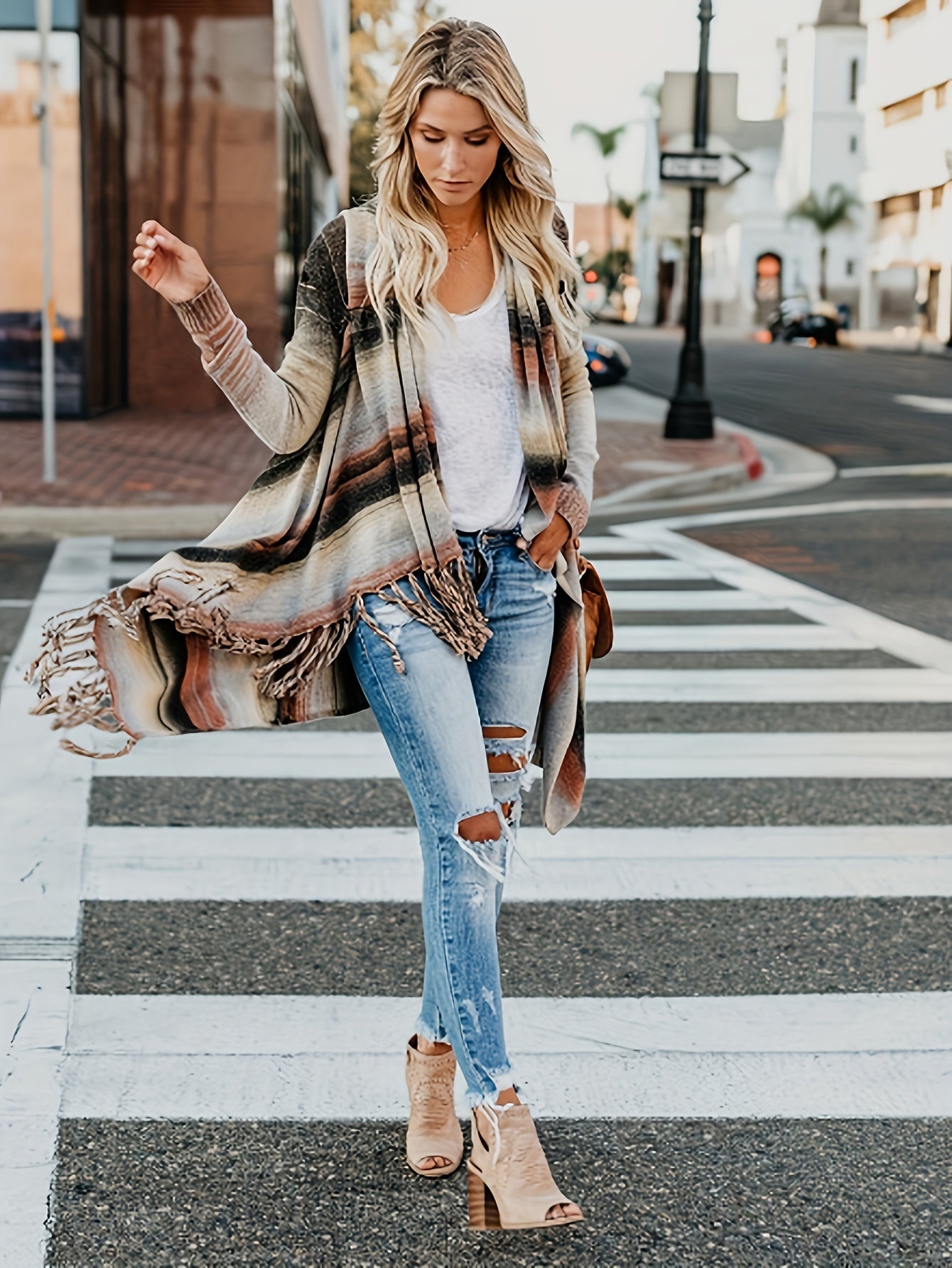 Poncho-Cardigan mit Streifenmuster und Fransensaum, eleganter Schal-Cardigan mit Fledermausärmeln für Herbst und Winter, Damenbekleidung