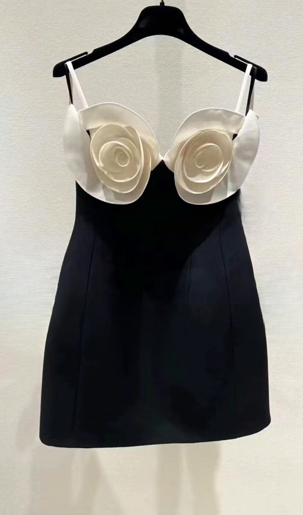 Black Sleeveless Floral Appliqué Bandage Mini Dress | Flower Splice Tight Bodycon Party Dress Wool Silk - Seldom Seen Styles