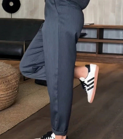 Mathilda | Pantalone Striato, Una Silhouette Snella