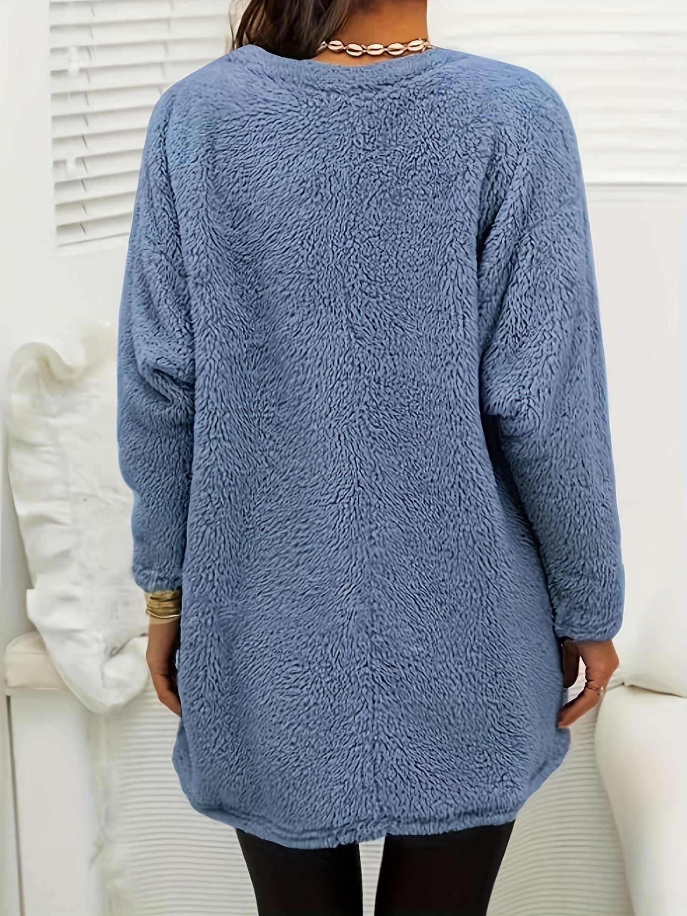 Gemütliches Fleece-Pullover-Sweatshirt mit kaltem Aufdruck – weicher, lässiger Langarm-Rundhalsausschnitt mit Taschen für Herbst und Winter – bequeme Damenkleidung für kühle Tage