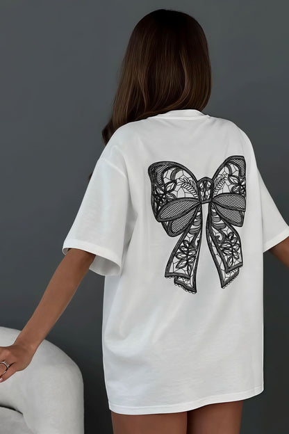 Minimalistisches Freizeit-T-Shirt mit 3D-Schleife und kurzen Ärmeln