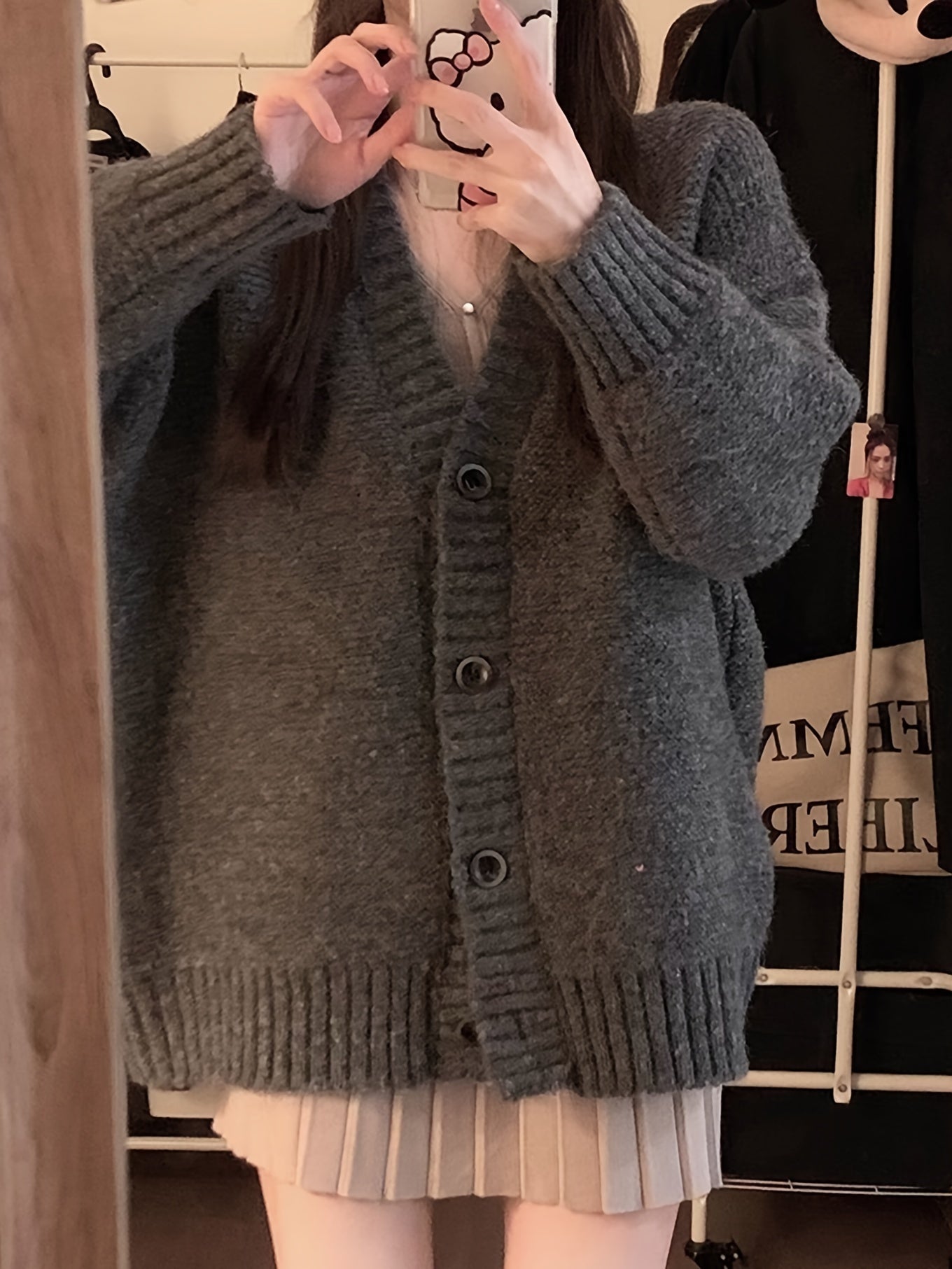 Einfarbige Strickjacke mit Knopfleiste vorne, lässiger V-Ausschnitt, langärmelige Strickjacke mit überschnittenen Schultern für Herbst und Winter, Damenbekleidung