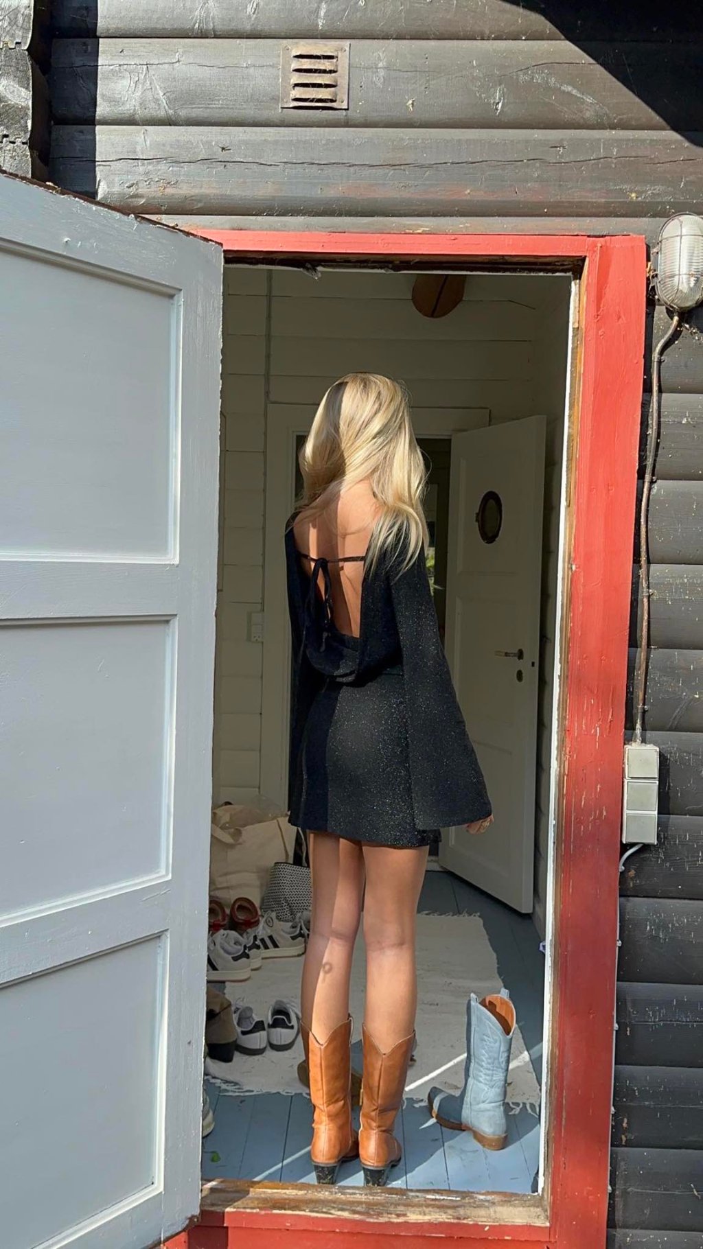 Solange glitterkjole med åben ryg - Sort - Seldom Seen Styles