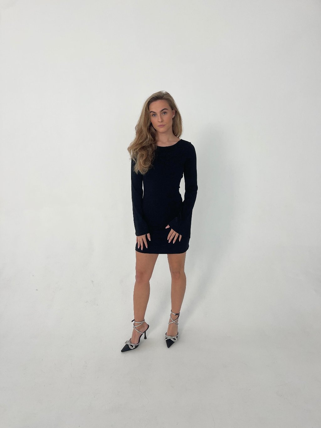Solange glitterkjole med åben ryg - Sort - Seldom Seen Styles