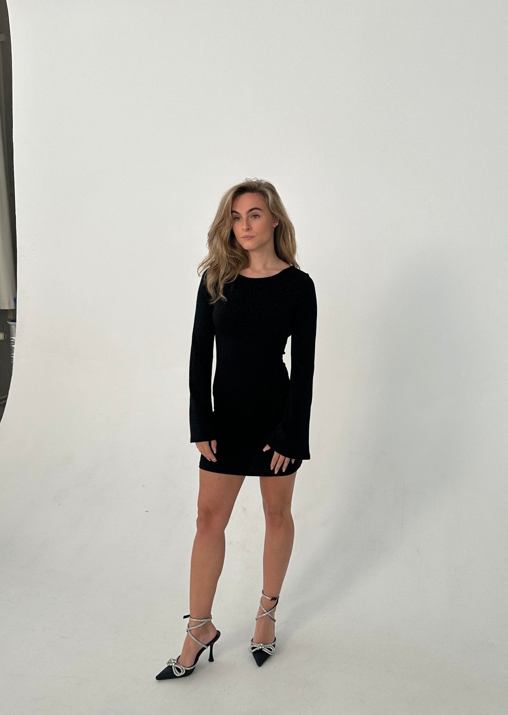Solange glitterkjole med åben ryg - Sort - Seldom Seen Styles