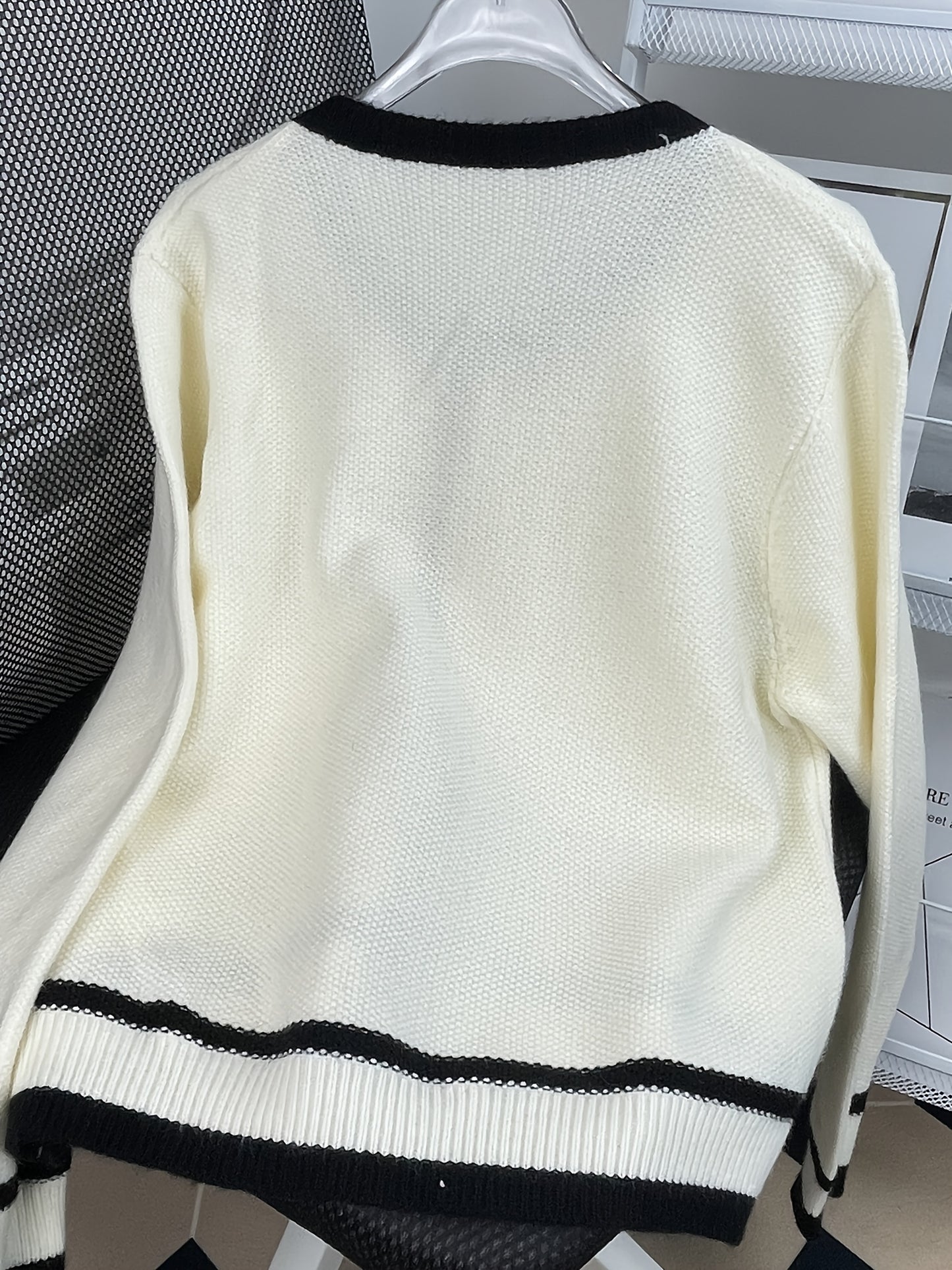 Strickjacke mit Kontrastbesatz und Knopfleiste, lässiger Langarmpullover mit Rundhalsausschnitt und Tasche, Damenbekleidung