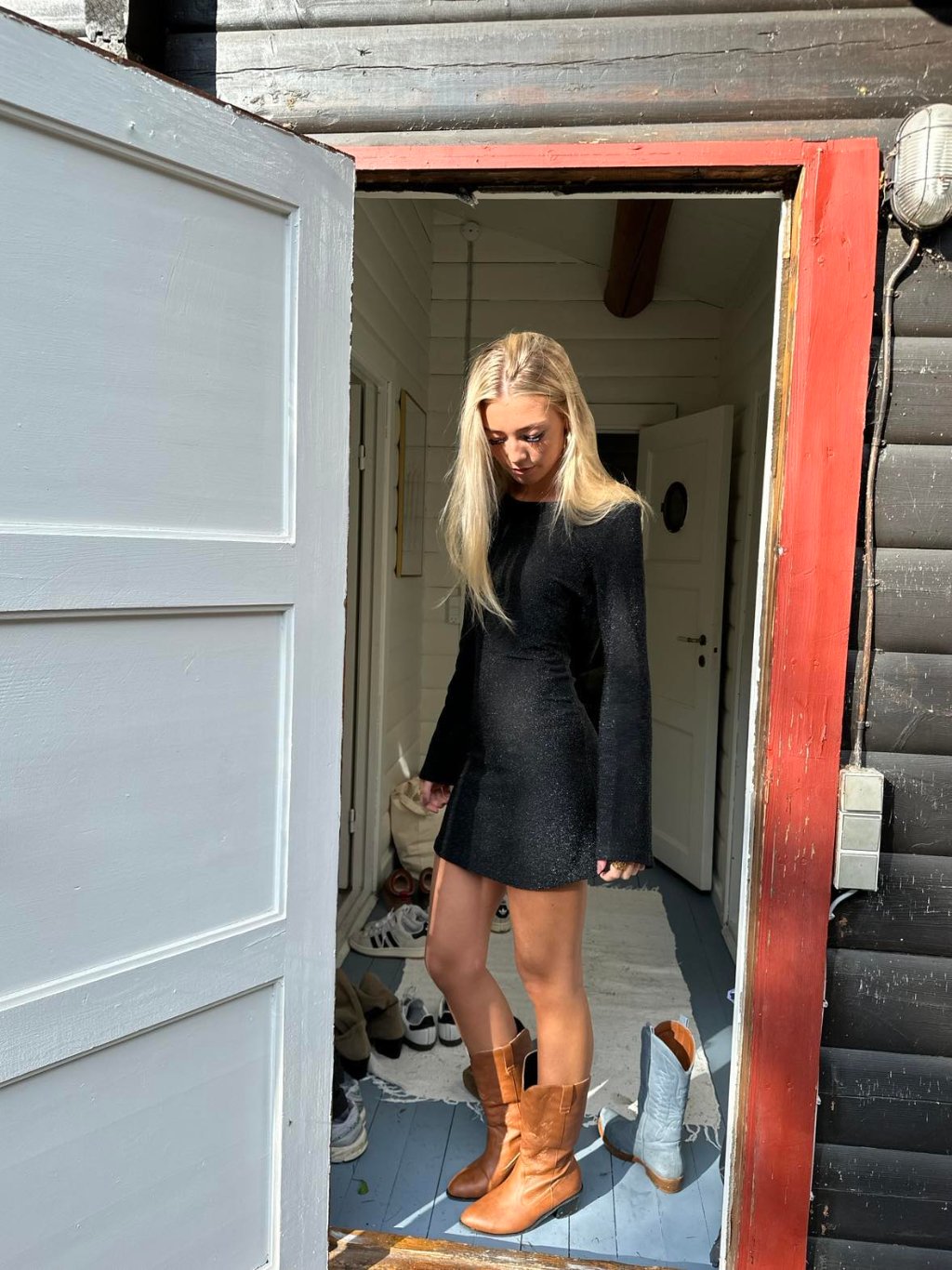 Solange glitterkjole med åben ryg - Sort - Seldom Seen Styles