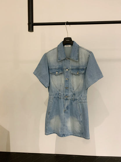 Women's Light Blue Washed Denim Short Sleeve Lapel Collar Silver Button Mini Dress Waist Cinching Dual Chest Pockets Side Pockets S M