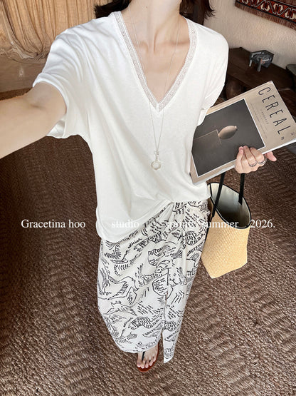 French Lace V-Neck T-Shirt – Minimal Loose Fit Casual Chic Summer Tee