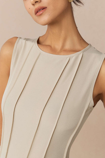 Robe midi sans manches à col rond