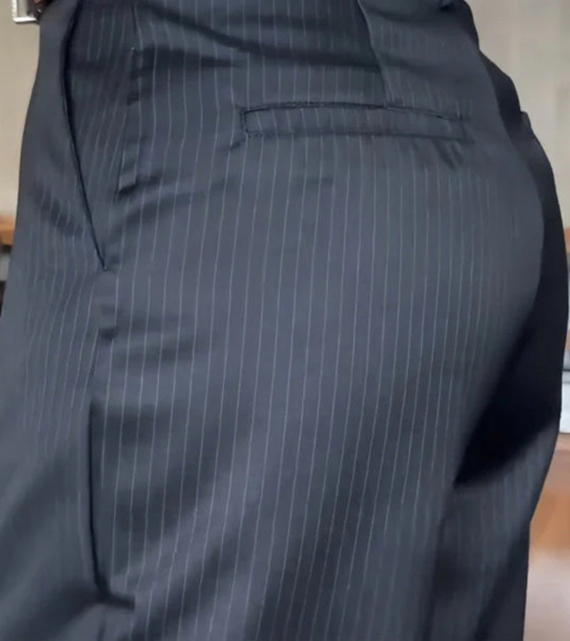 Mathilda | Pantalone Striato, Una Silhouette Snella