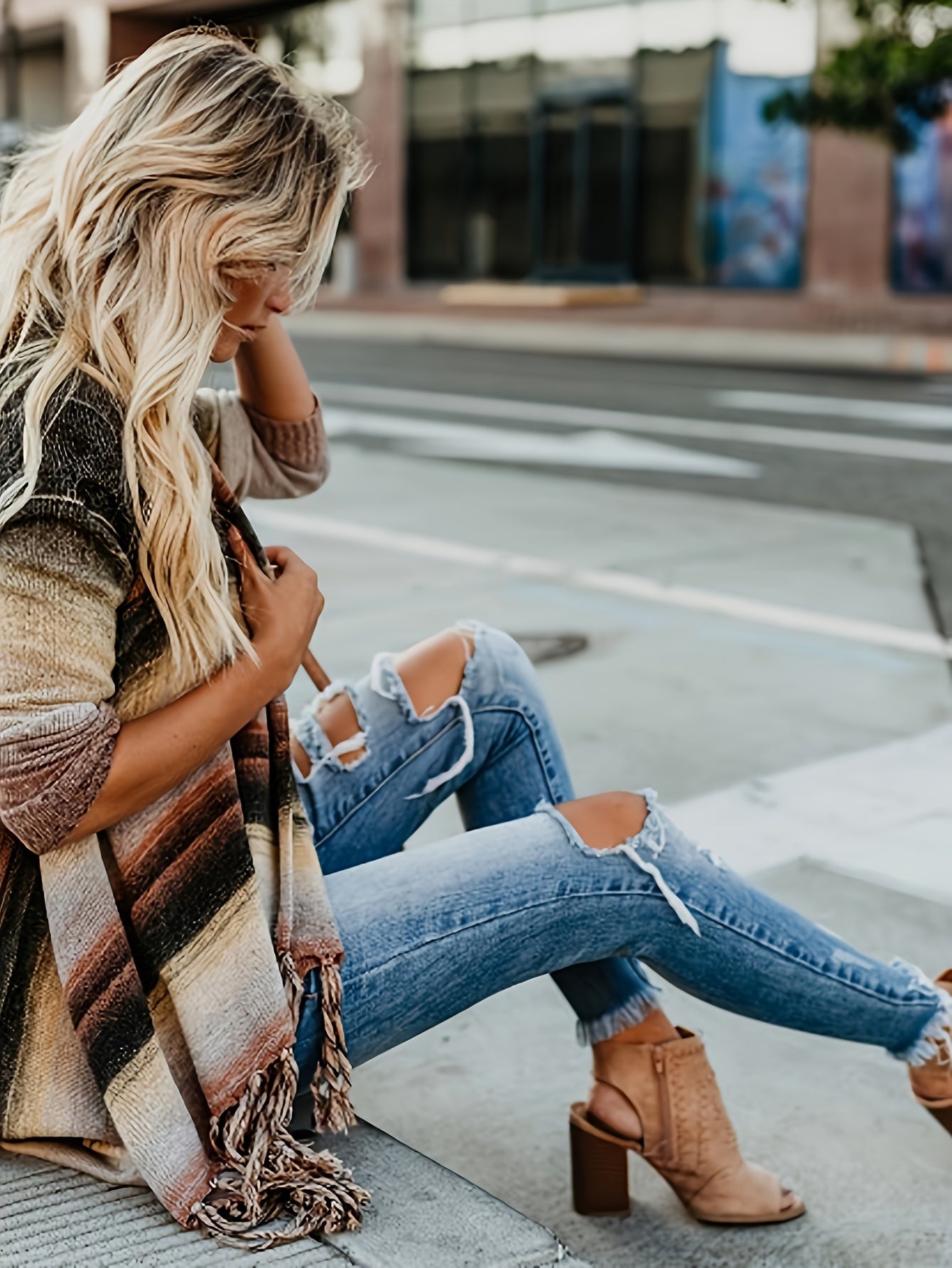 Poncho-Cardigan mit Streifenmuster und Fransensaum, eleganter Schal-Cardigan mit Fledermausärmeln für Herbst und Winter, Damenbekleidung