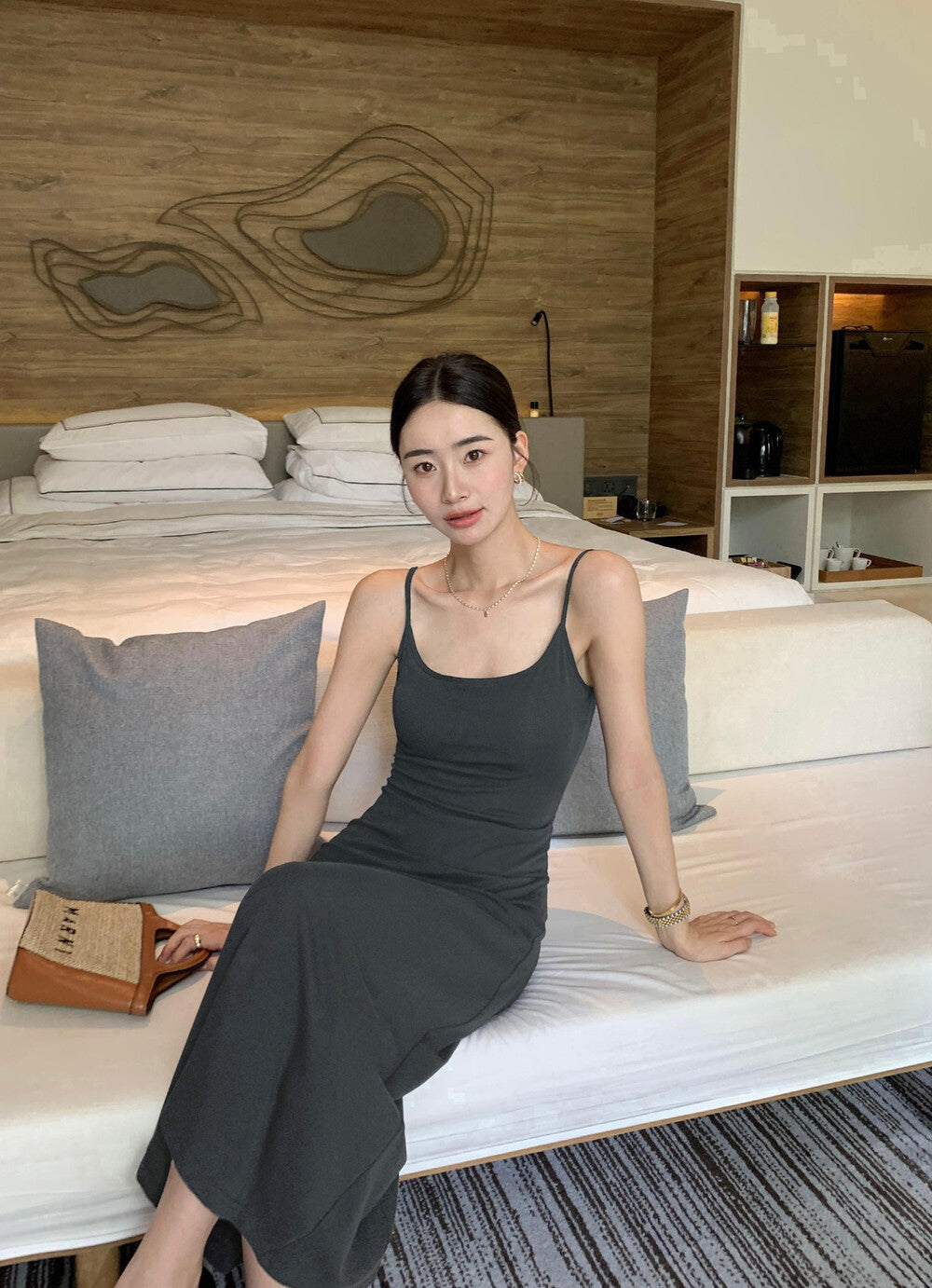 Solid Color Spaghetti Strap Maxi Dress with Built-in Non-Removable Bra Pad Dopamine Color Slim Fit Sleeveless Summer Dress