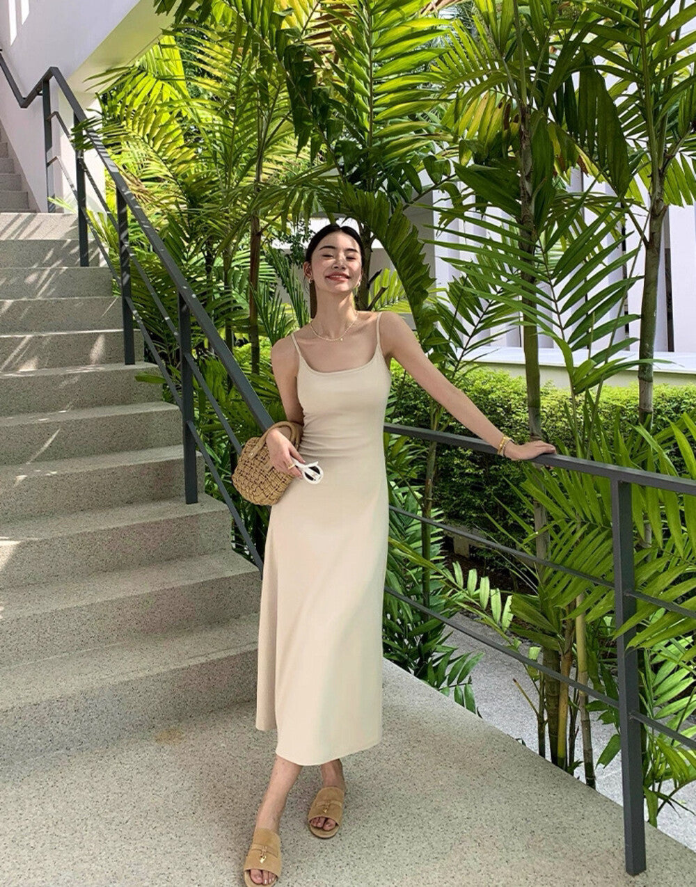 Solid Color Spaghetti Strap Maxi Dress with Built-in Non-Removable Bra Pad Dopamine Color Slim Fit Sleeveless Summer Dress
