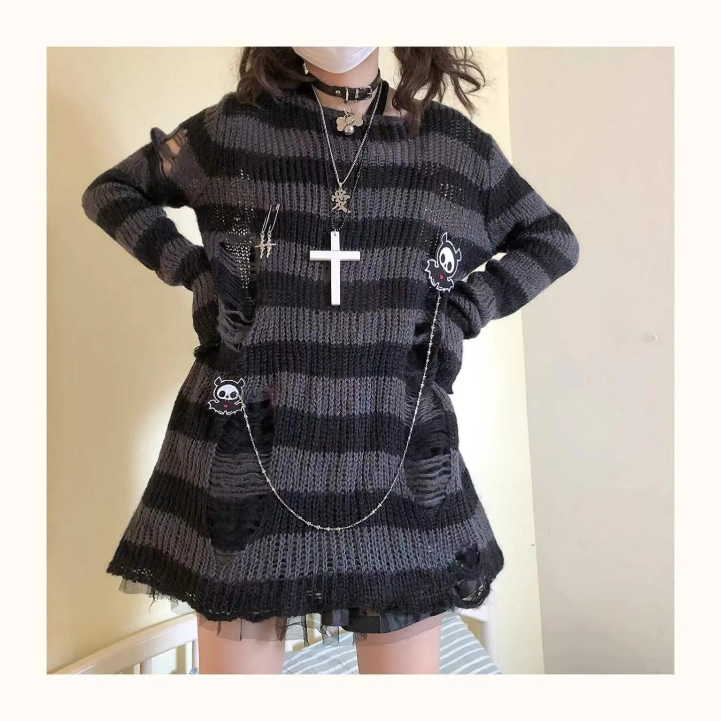 Karrram Rosa Gestreiften Gothic Pullover Frauen Ripped Löcher Lose Gestrickte Pullover Ausgefranste Fee Grunge Jumper Emo Streetwear Lolita