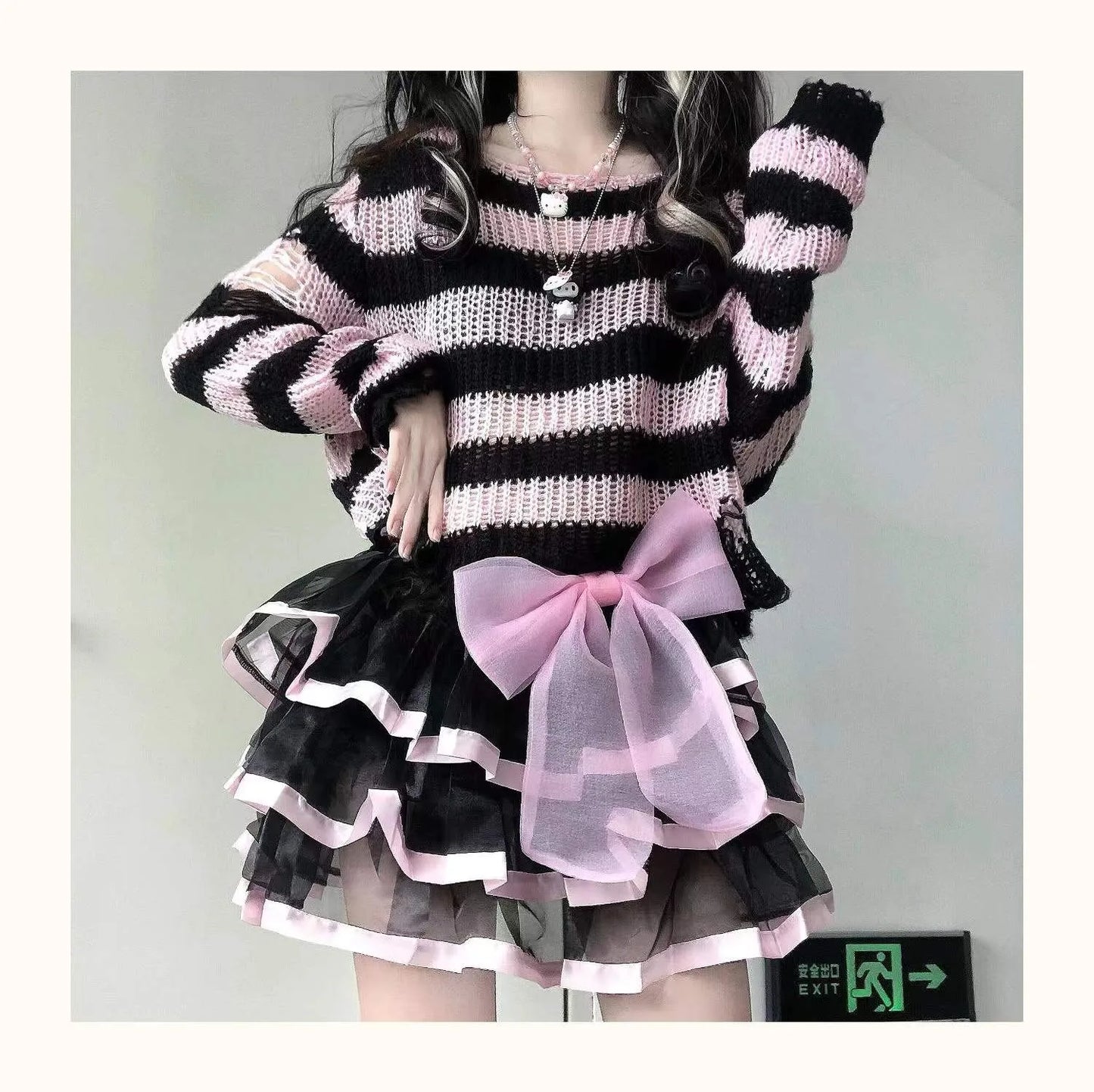 Karrram Rosa Gestreiften Gothic Pullover Frauen Ripped Löcher Lose Gestrickte Pullover Ausgefranste Fee Grunge Jumper Emo Streetwear Lolita