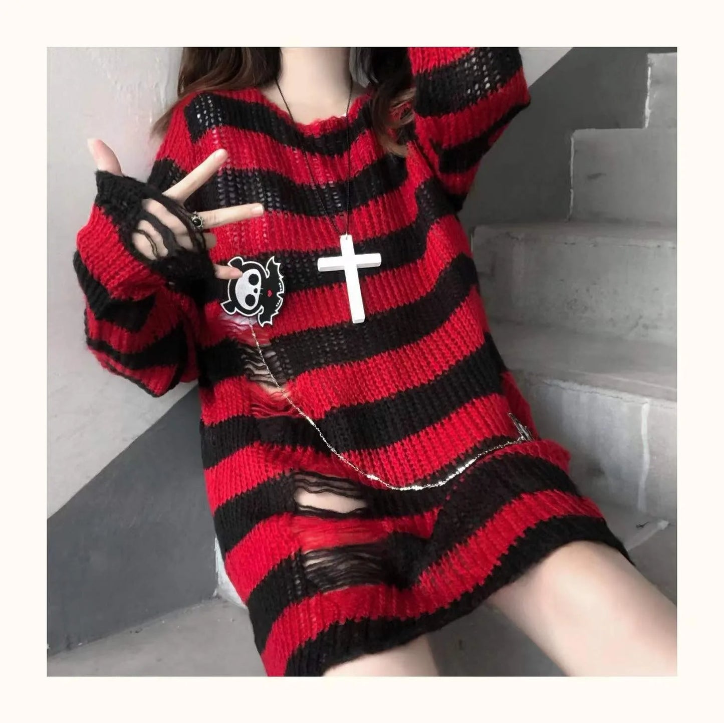 Karrram Rosa Gestreiften Gothic Pullover Frauen Ripped Löcher Lose Gestrickte Pullover Ausgefranste Fee Grunge Jumper Emo Streetwear Lolita