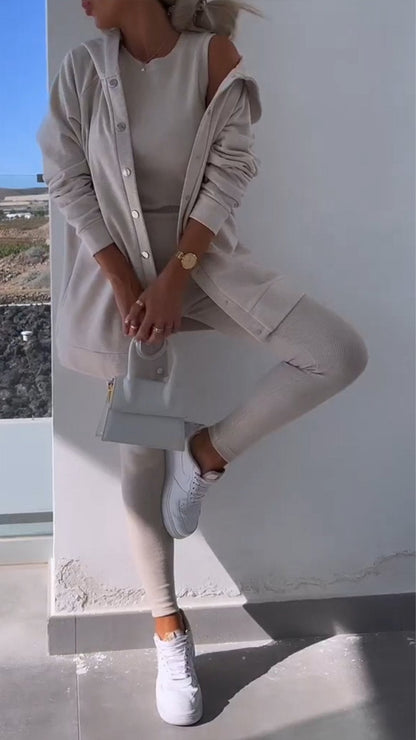 Ensemble trois pièces sweat-shirt, cardigan et sweat à capuche