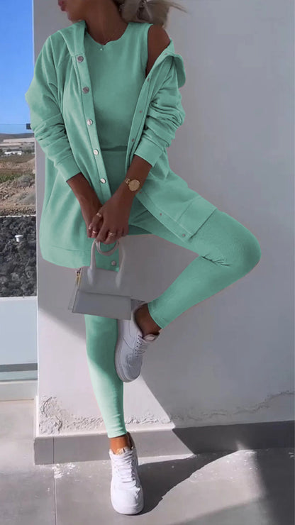Ensemble trois pièces sweat-shirt, cardigan et sweat à capuche