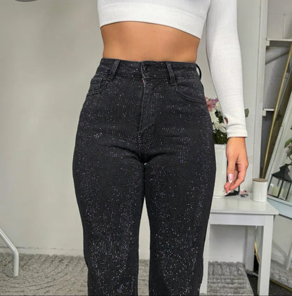 High Waisted Jeans mit Strasssteinen und geradem Bein