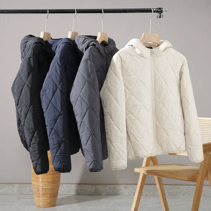 Leichte und warme Maulbeerseide Outdoor winddichte Kapuzen-Rautensteppjacke für Damen und Herren