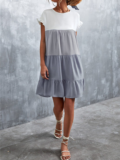 Robes mini à col rond avec manches à volants lâches, couleur contrastante, falbala et plis, coupe fendue