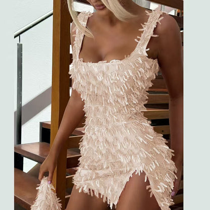 Neues Träger-Off-Shoulder-Hüftrock mit Schlitz und Haaren, schmal geschnitten, reines Verlangen-Temperament-Kleid