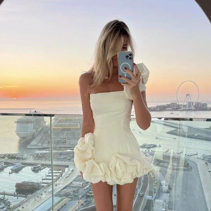 Neues Kleid, enger Minirock, unregelmäßige Rüschenknospen, Kleid mit Schnürung an der Taille