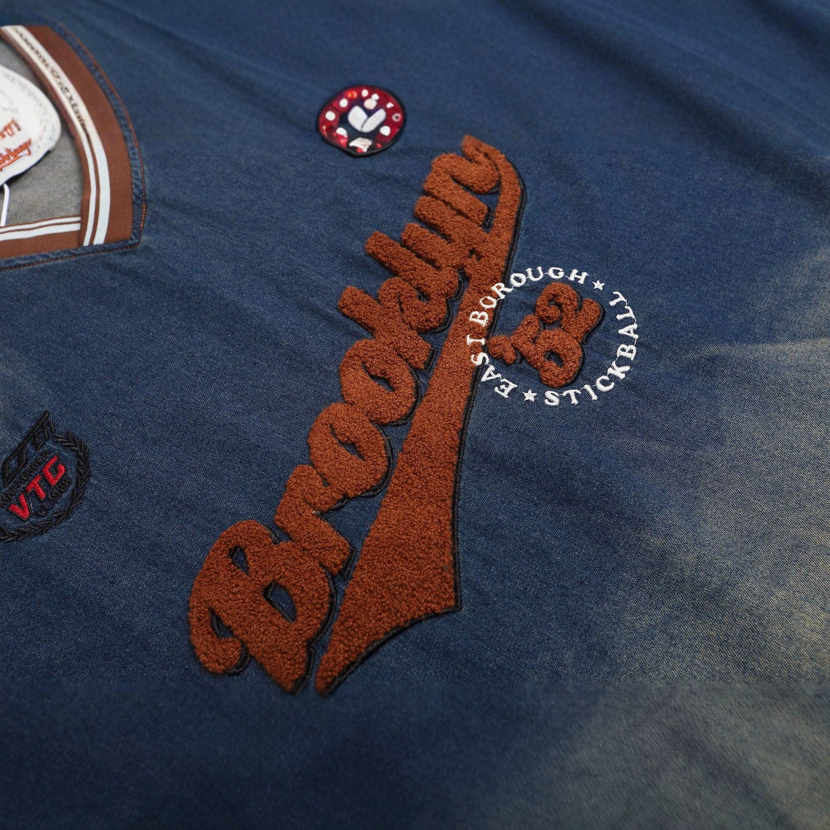Vintage Brooklyn Ombre Denim Shirt 或 Denim Embroidered Letter Loose Shirt