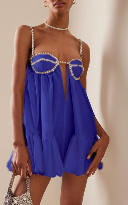Minikleid mit Muschelsaum und Kristallverzierung