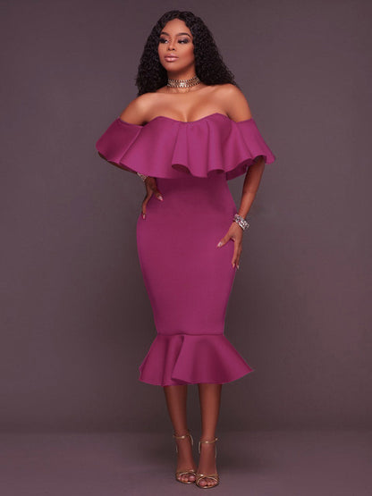 Trägerloses Midi-Kleid mit Rüschen und figurbetontem Schnitt