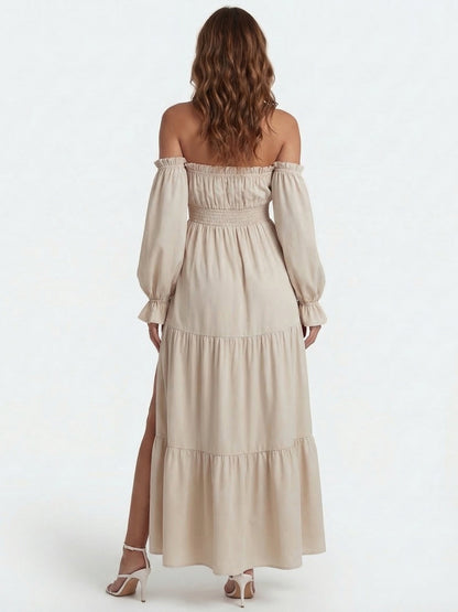 Robe longue épaules dénudées à taille smockée