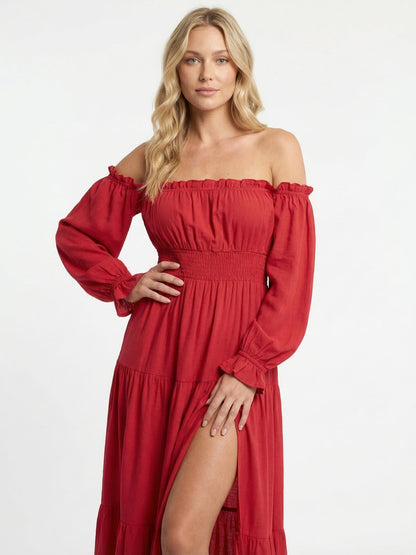 Robe longue épaules dénudées à taille smockée