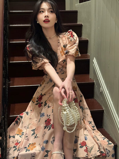 Robe midi romantique florale col en V – Robe d'été vintage à manches bouffantes pour femme