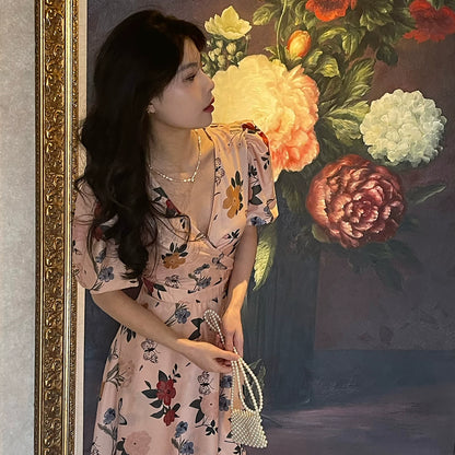 Robe midi romantique florale col en V – Robe d'été vintage à manches bouffantes pour femme