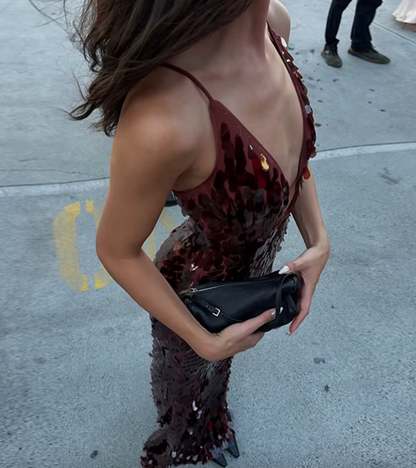 AUSTIN BROWN PAILLETTENKLEID MIT V-AUSSCHNITT