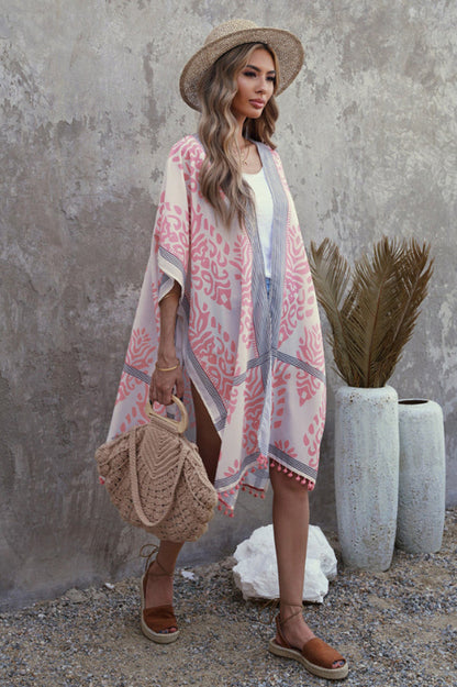 Cardigan imprimé kimono à pompons "Station balnéaire"